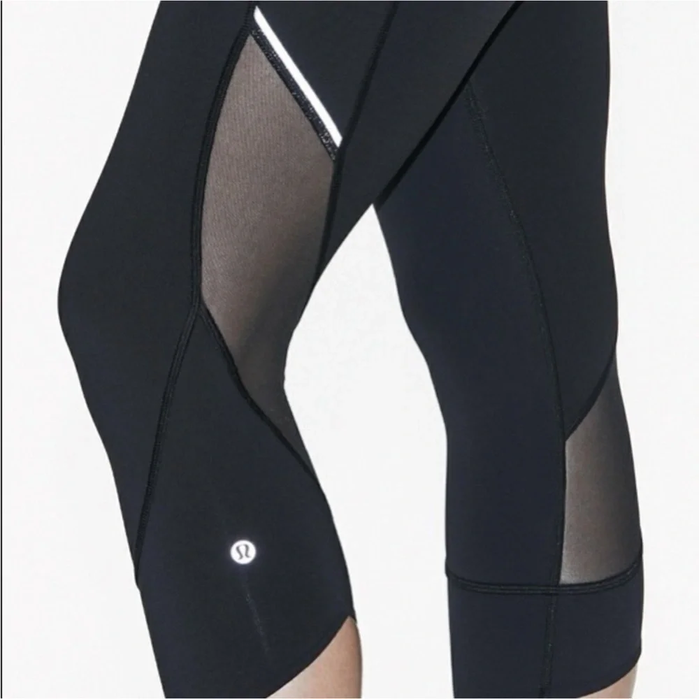 Lululemon Home Stretch Black Mesh Panel Cropped Leggings Size 6 - Picture 5 of 16